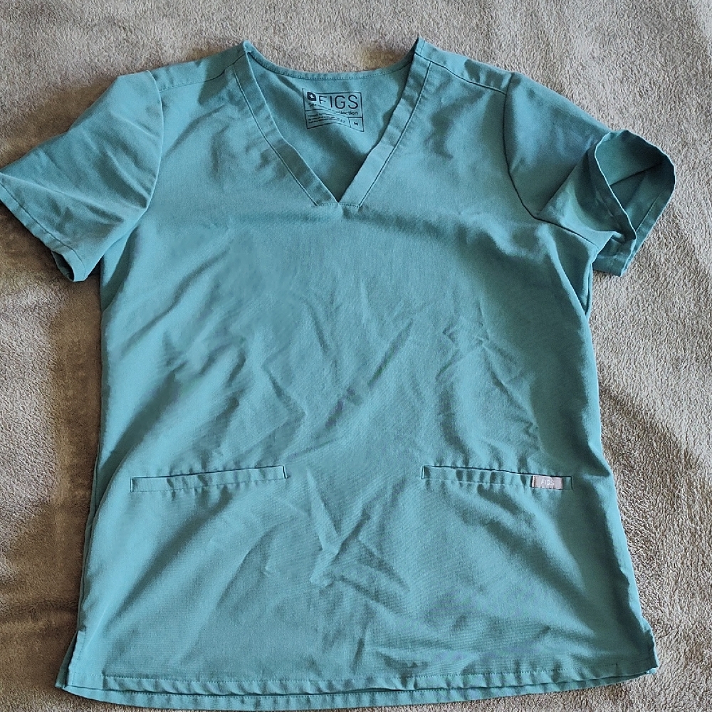 FIGS Women's V-Neck Scrub Top in Seafoam Green